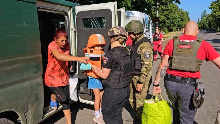 У Лимані та ще шістьох населених пунктах ввели примусову евакуацію дітей (деталі)