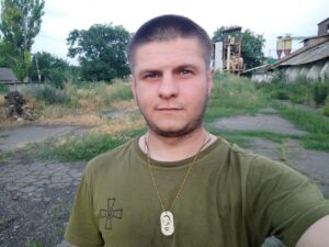 «Спасал бойцов под Бахмутом и Авдеевкой»: вспомним минутой молчания боевого медика Алексея Кривицкого