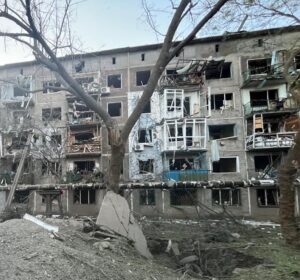 Прошлым вечером захватчики сбросили на Константиновку 500-килограммовую авиабомбу: ранены пятеро (ФОТО)