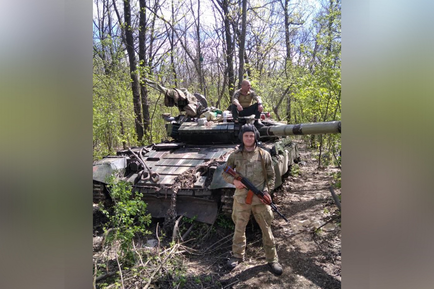 Олексій Кривіцький (на передньому плані) на службі ЗСУ з побратимом під час повномасштабного вторгнення Росії в Україну