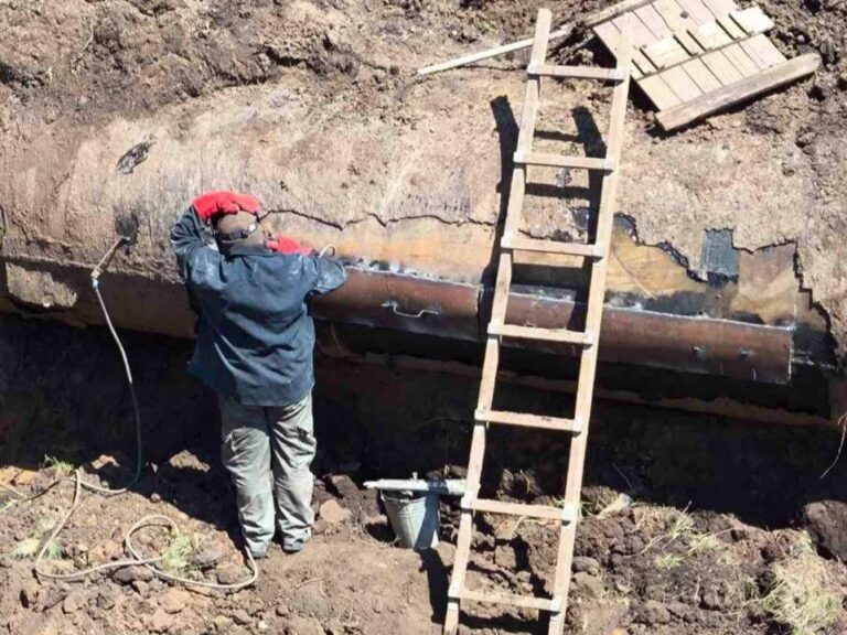 На Донеччині відремонтували ще один водогін: яким містам відновлять подачу води