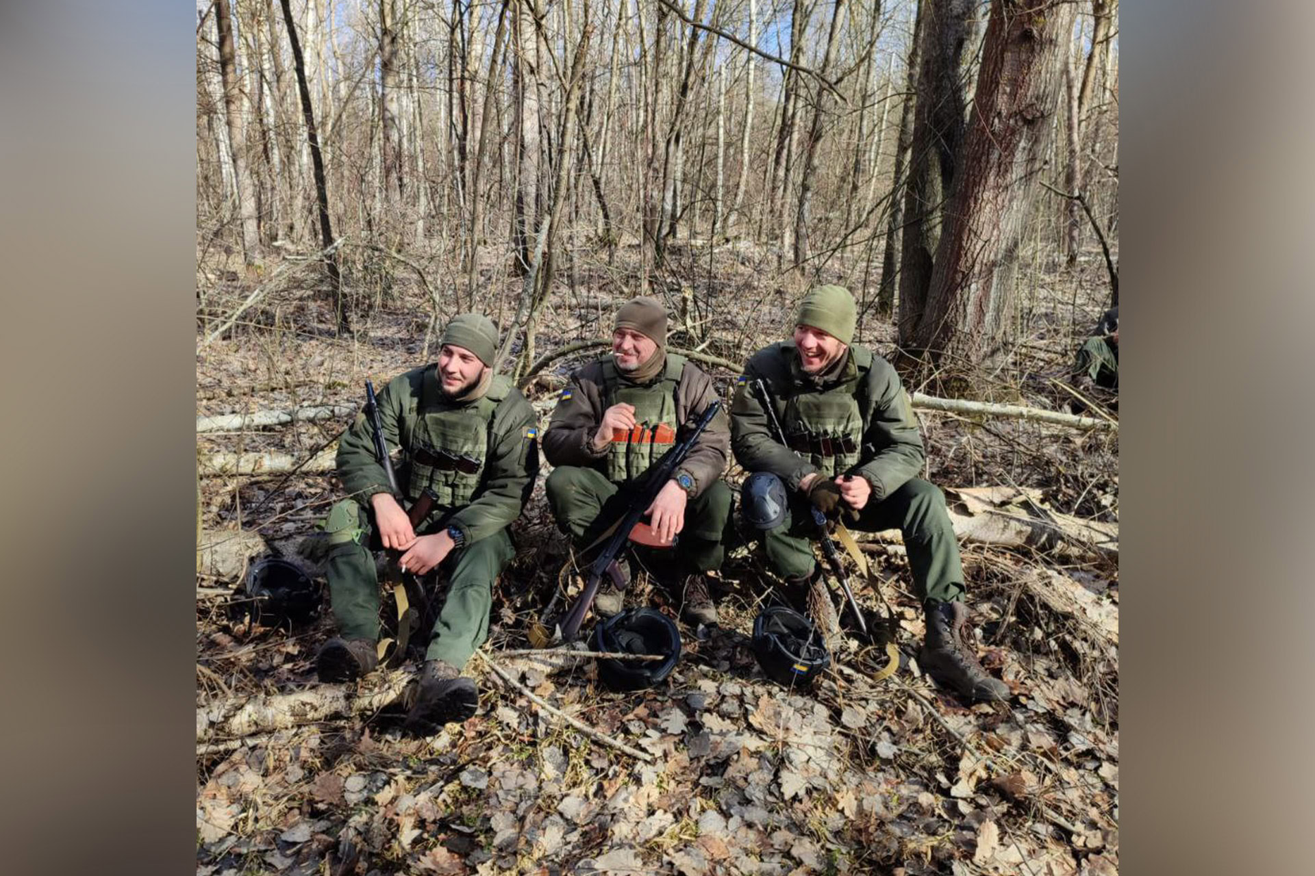 Дмитро Дрожак з побратимами під час повномасштабного вторгнення Росії в Україну