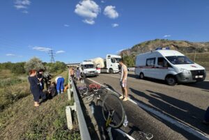 Во временно оккупированном Донецке грузовик сбил колонну велосипедистов т.н. «сборной «ДНР», — оккупационные СМИ (детали)