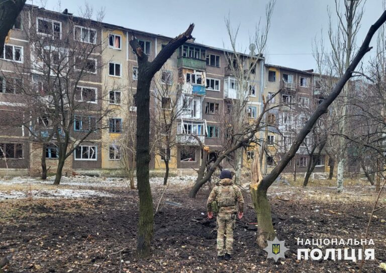 В Покровске после полуночи погиб гражданский мужчина: как прошло 16 декабря в Донецкой области (СВОДКА)