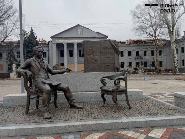 Пам’ятник Шевченку з Покровська вивезуть до Дніпропетровщини, — ЗМІ