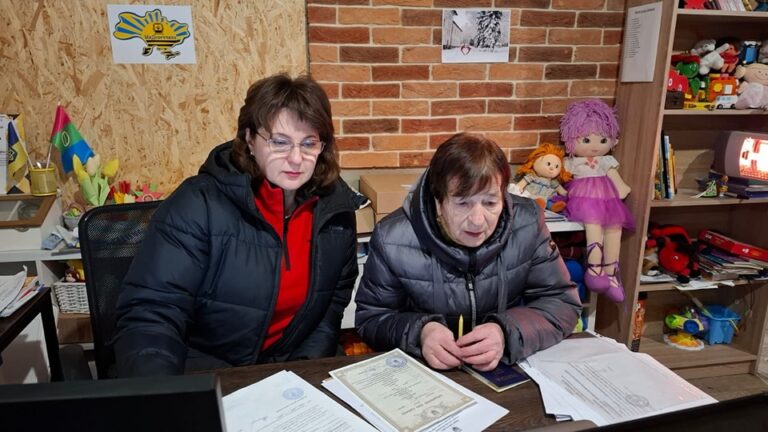 Бахмутяни з вразливих категорій знову можуть подаватися на матеріальну допомогу: куди звертатися