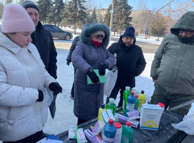 Переселенців із Торецької громади просять заповнити гугл-форму, щоб “удосконалити допомогу”: де шукати анкету