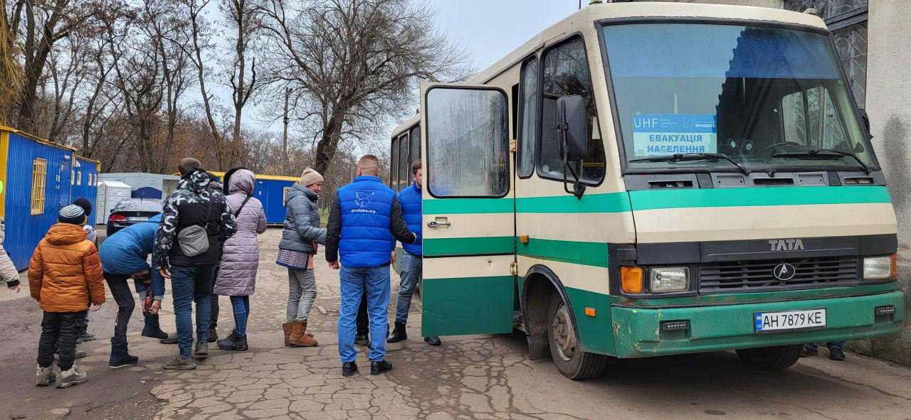 Евакуаційний автобус Родинське