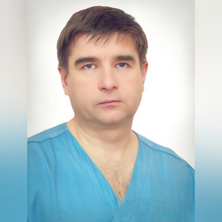 Перегляньте новину: Расстреляли россияне, когда вез воду в больницу: вспомним медика из Мариуполя Андрея Гнатюка Расстреляли россияне, когда вез воду в больницу: вспомним медика из Мариуполя Андрея Гнатюка