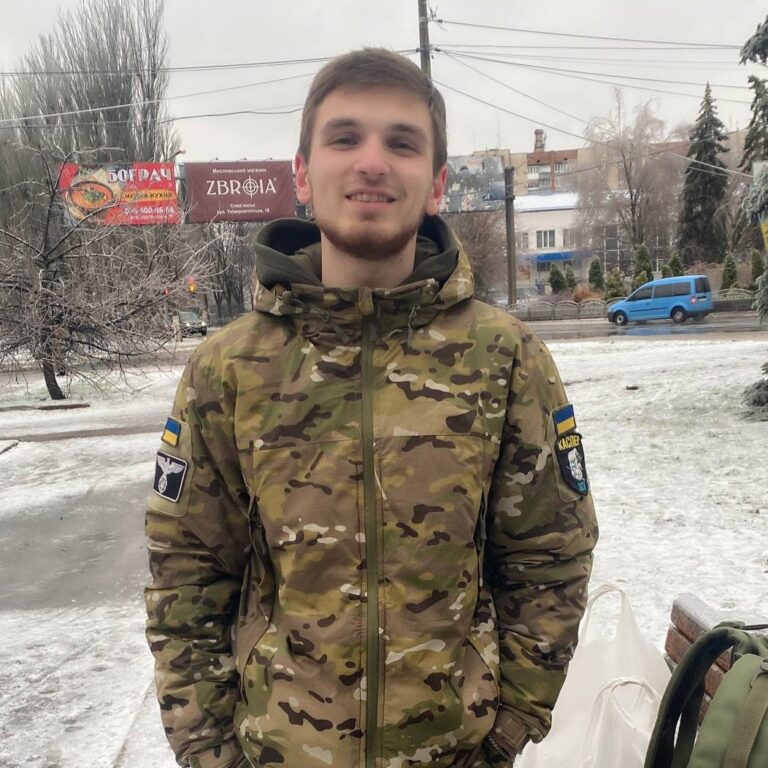 “Наче постійно кудись поспішав”: вшануймо добровольця Олександра Шостака із Запоріжжя, який загинув на Донеччині
