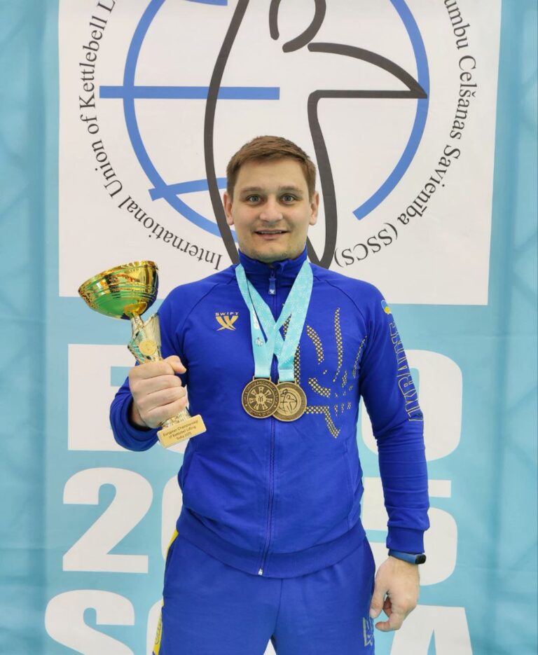 Атлет из Покровской громады завоевал три «золота» и «серебро» на чемпионате Европы по гиревому спорту