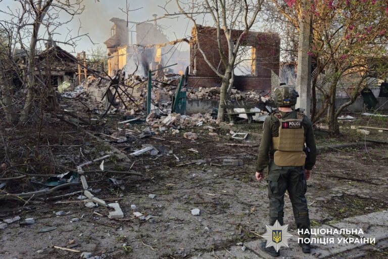 Больше всего погибших было в Константиновке: за 27 апреля оккупанты обстреляли пять населенных пунктов Донецкой области (СВОДКА)