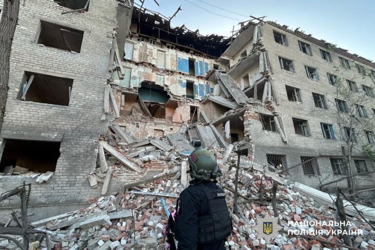 Понад три тисячі російських ударів, одна поранена людина: доба 21 квітня у Донецькій області (ЗВЕДЕННЯ)