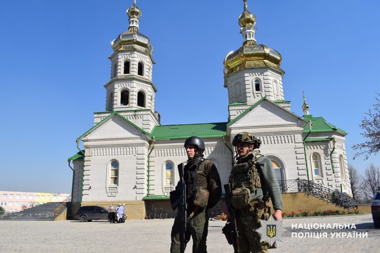 Более полутысячи правоохранителей обеспечивали безопасность во время служений на Пасху в Донецкой области