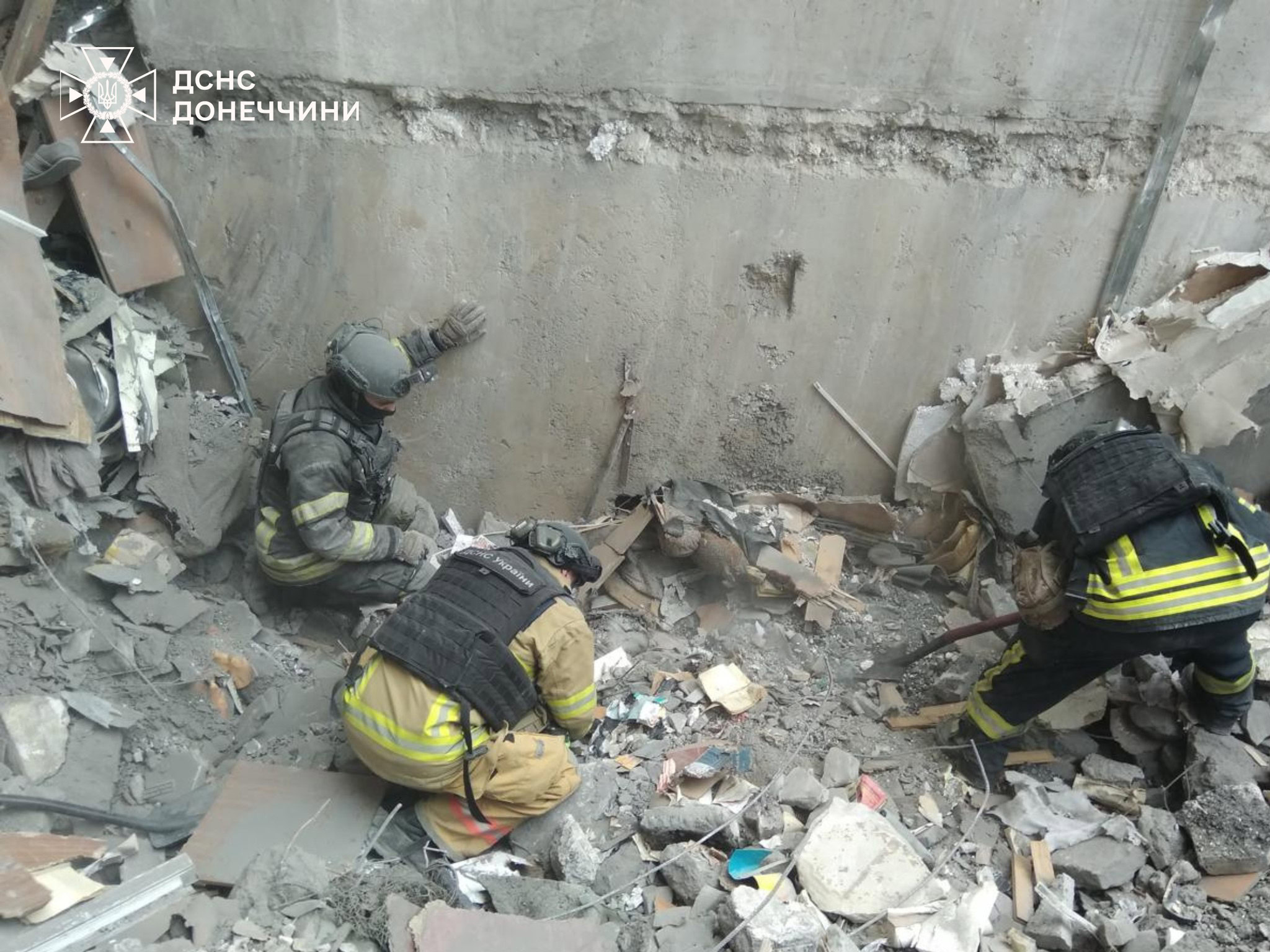 У Костянтинівці знайшли тіло жінки під завалами