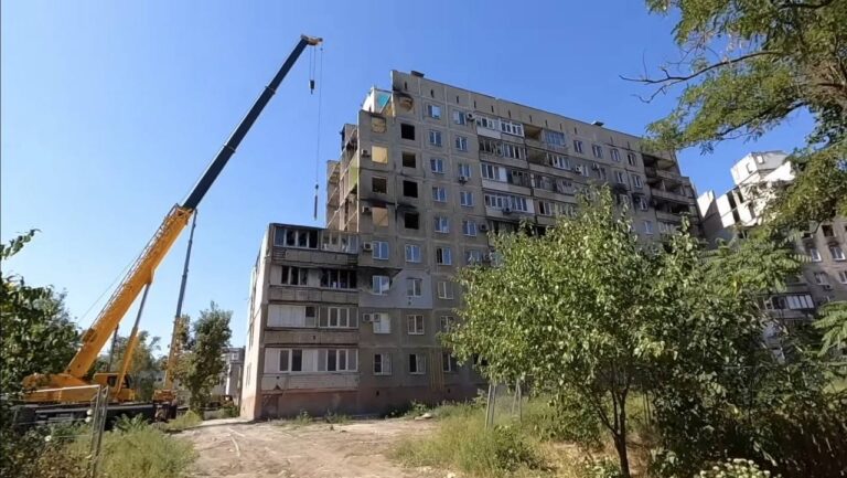 В Мариуполе российские фирмы получили земли под строительство многоэтажек. Что о них известно