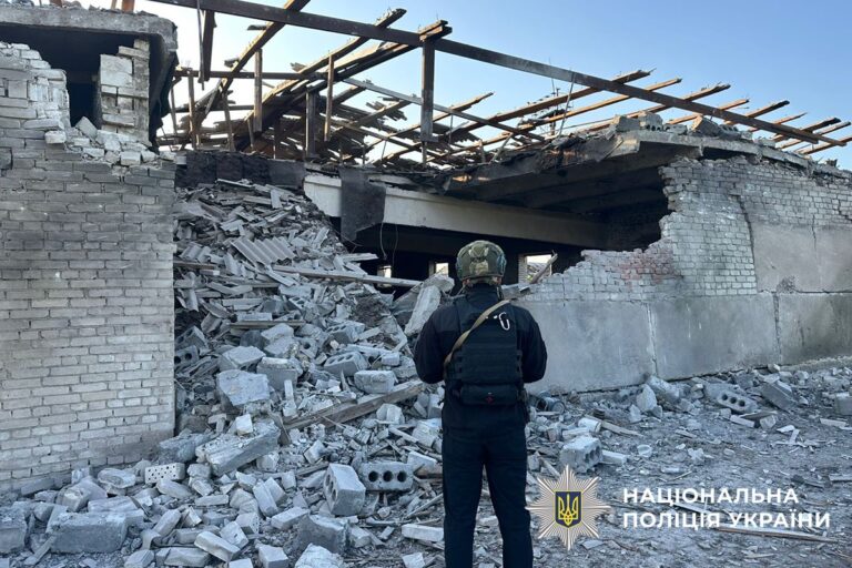 Перегляньте новину: В Донецкой области погибли трое мирных жителей, еще четверо ранены: как прошло 22 мая в регионе (СВОДКА) В Донецкой области погибли трое мирных жителей, еще четверо ранены: как прошло 22 мая в регионе (СВОДКА)