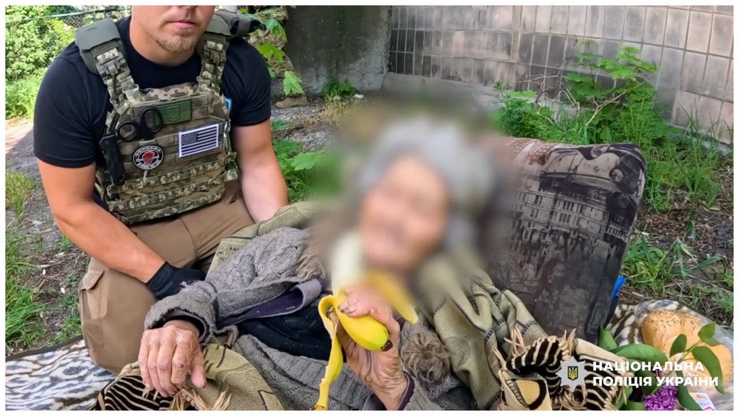 З Покровська евакуювали літню жінку, яка 15 днів пролежала без їжі