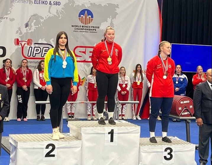 Аліна Нікогосян з Дружківки