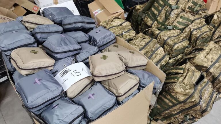 У Слов’янську засудили чоловіка, який вкрав з “Нової пошти” тактичний рюкзак парамедика та 17 аптечок