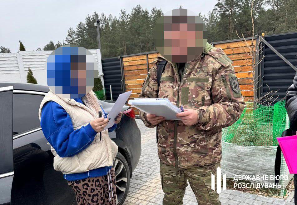 Затримали командира, який нарахував підлеглій 800 тисяч бойових