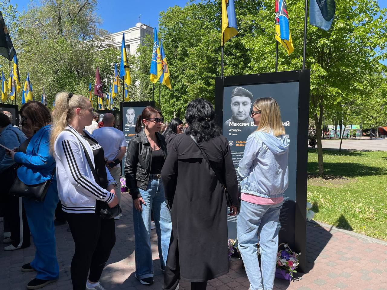 У Дніпрі оновили проєкт “Історії Героїв”: його доповнили захисниками Маріуполя