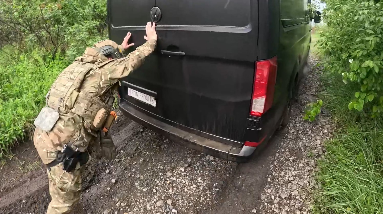 "Білий Янгол" евакуював з Мирнограда самотню жінку з інсультом