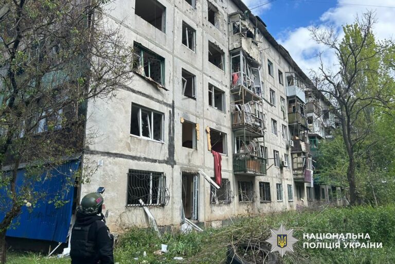 Більш як 2,2 тисячі ударів та троє поранених: доба 10 травня у Донецькій області (ЗВЕДЕННЯ)