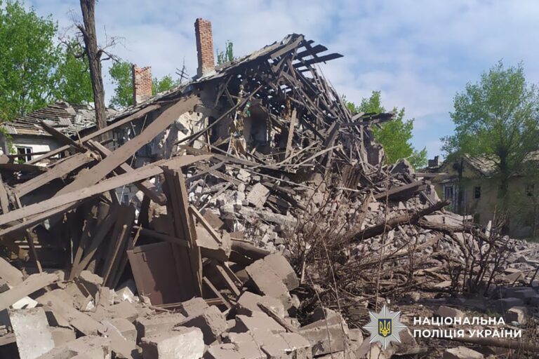 У Олексіївці загинув цивільний чоловік, у Добропіллі — є поранена людина: що відомо про обстріли Донеччини за 30 квітня (ЗВЕДЕННЯ)