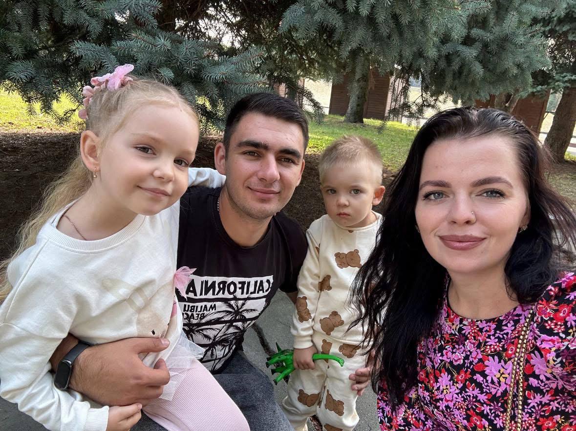 Военный Игорь Кравченко с семьей