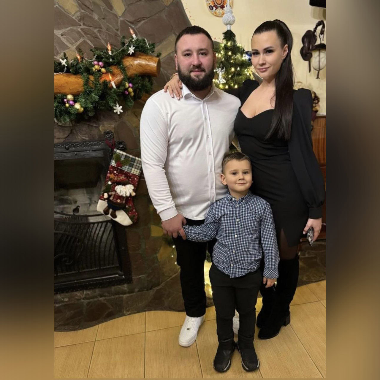 Віталій Мацак з дружиною та сином