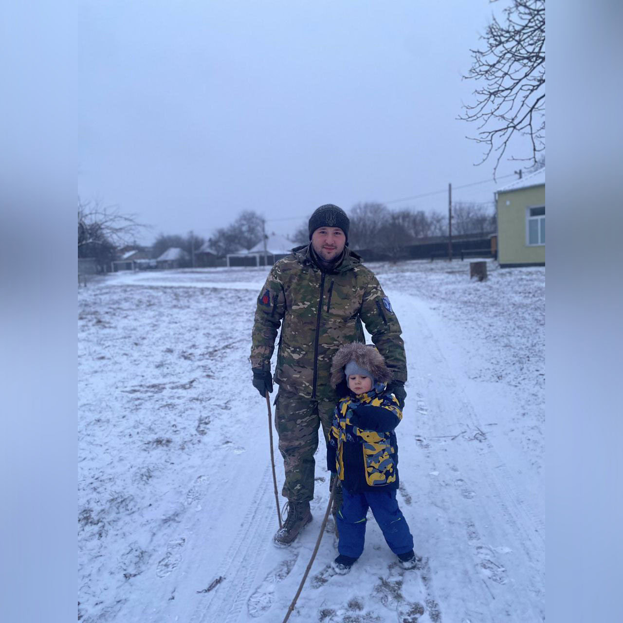 Віталій Мацак із сином під час повномасштабного російського вторгнення