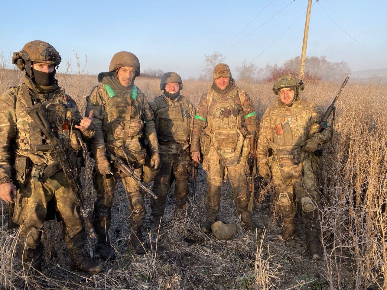 Ярослав Остапир (другий праворуч) з побратимами на службі під час повномасштабного російського вторгнення