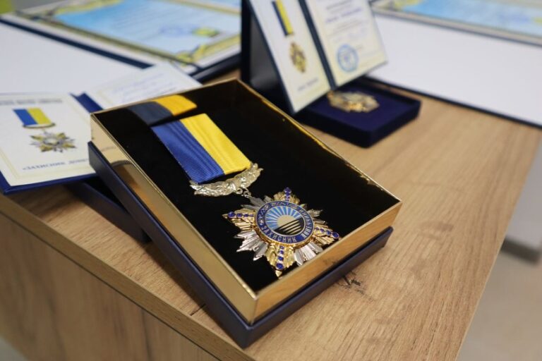 У Краматорську закуплять нагрудні знаки “Захисник Донеччини” для відзначення 180 жителів регіону
