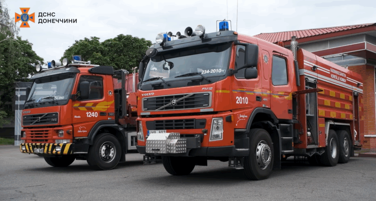 Шведські рятувальники передали Донеччині пожежну техніку