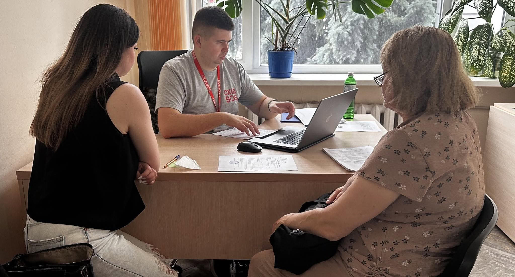 Безоплатна правова допомога від БФ "Схід SOS" у Дніпрі: як скористатися
