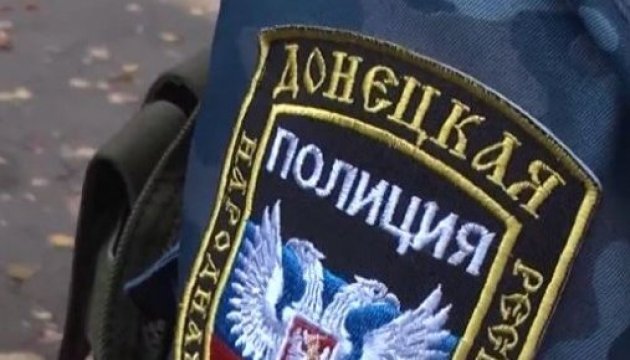 Перегляньте новину: Експрацівницю “поліції ДНР” підозрюють у підготовці “висновків” проти захисників Маріуполя Експрацівницю “поліції ДНР” підозрюють у підготовці “висновків” проти захисників Маріуполя