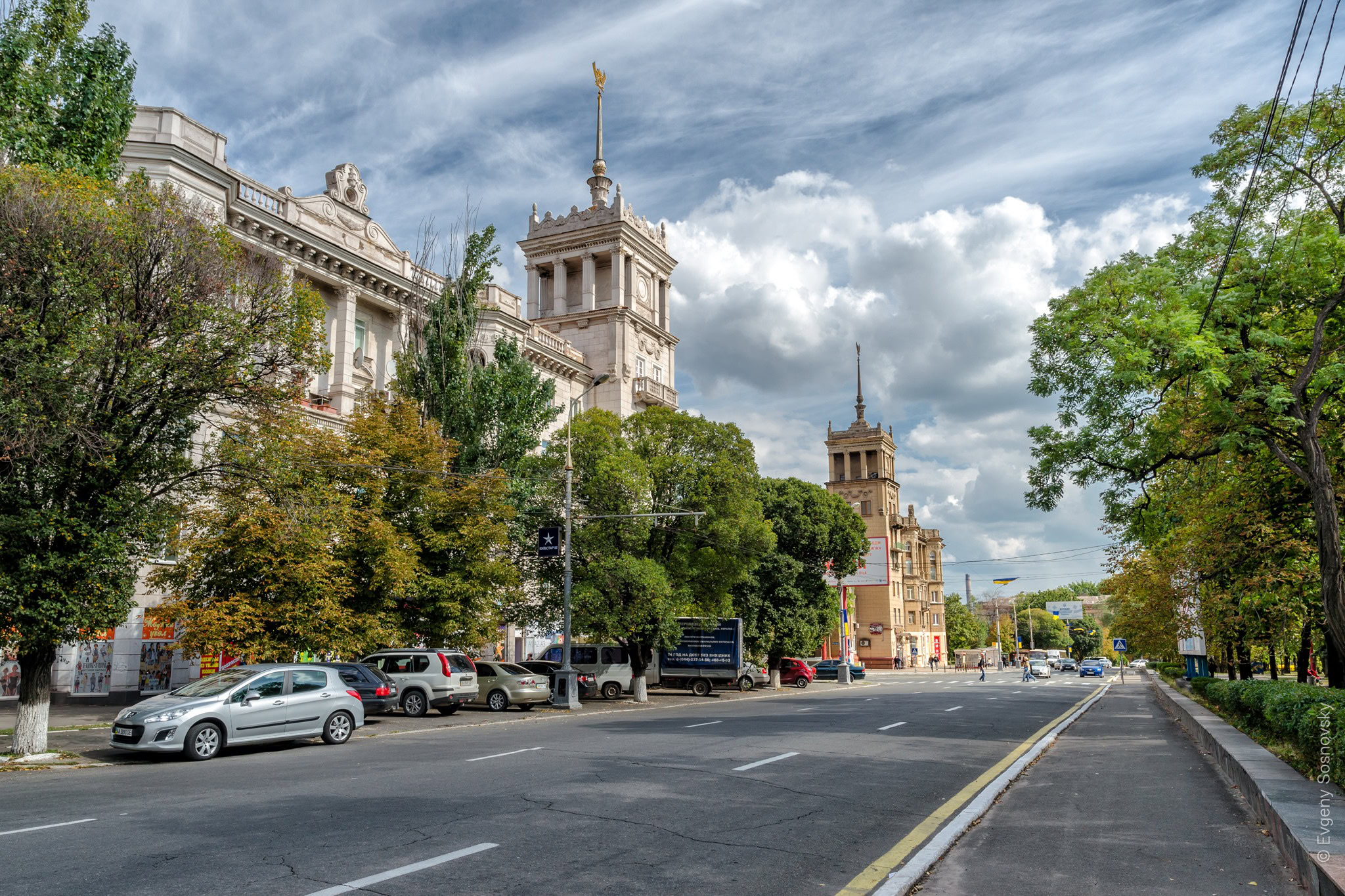 Будинки зі шпилями в Маріуполі