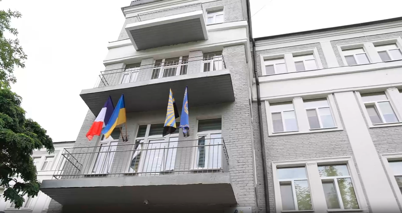 Зображення до посту: Еще 36 семей из Мариуполя заселили в отремонтированное общежитие в Днепре