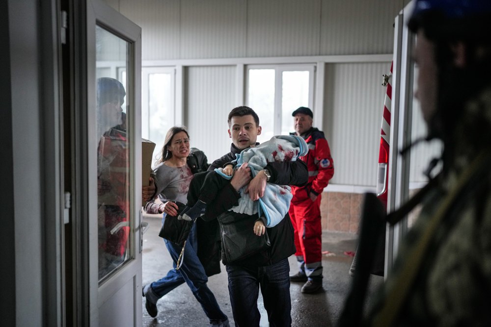 Зображення до посту: База, которой нет: как Россия нарушает конституционные права и свободы украинцев