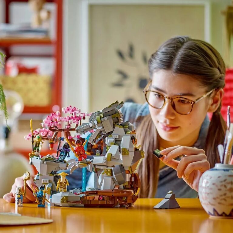 Мир конструкторов: как LEGO объединяет поколения