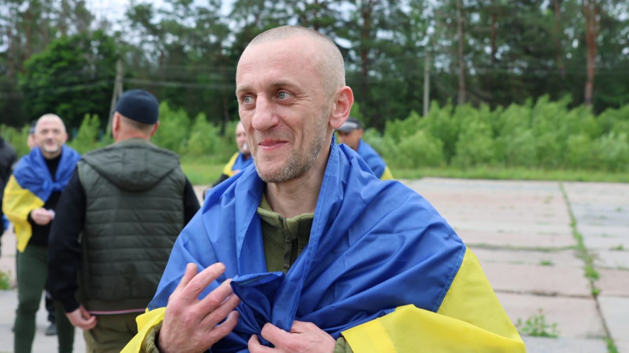 звільнені українські військові після обміну 20 червня
