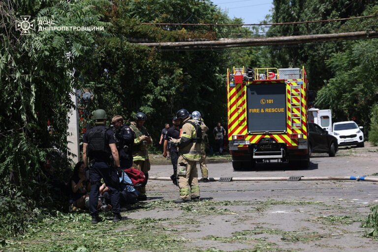 Жертвами российской атаки на Днепропетровщину стали более 170 человек. Среди них — почти два десятка детей: что известно об ударах