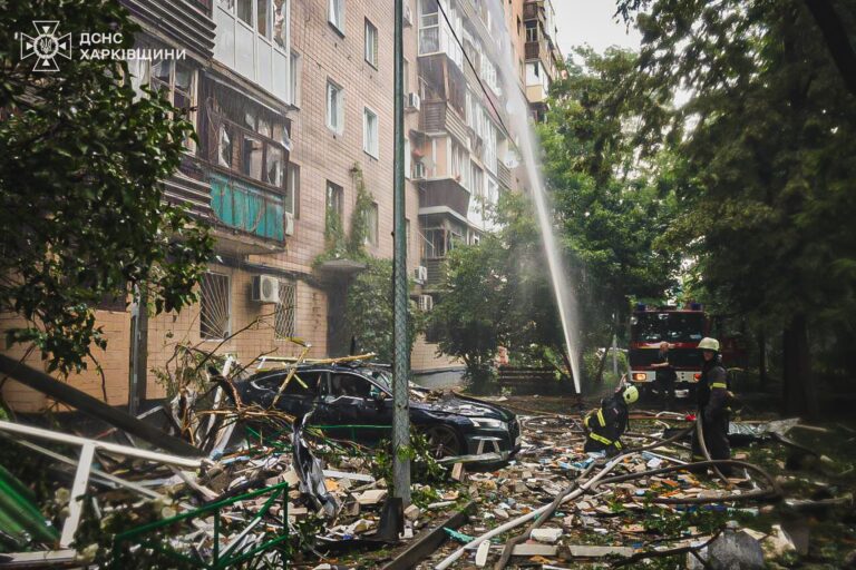 Наймасштабніший обстріл Харкова: є загиблі та поранені, серед постраждалих — півторамісячне немовля