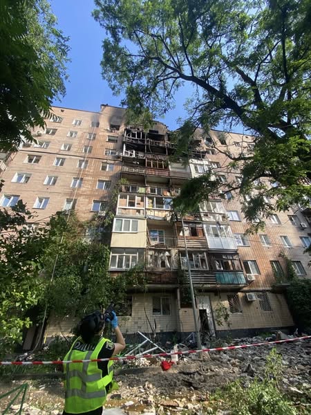 Зображення до посту: Наймасштабніший обстріл Харкова: є загиблі та поранені, серед постраждалих — півторамісячне немовля