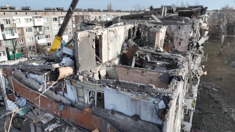 Один чоловік загинув та одна жінка поранена: 12 липня російська армія вдарила по Мирнограду з артилерії