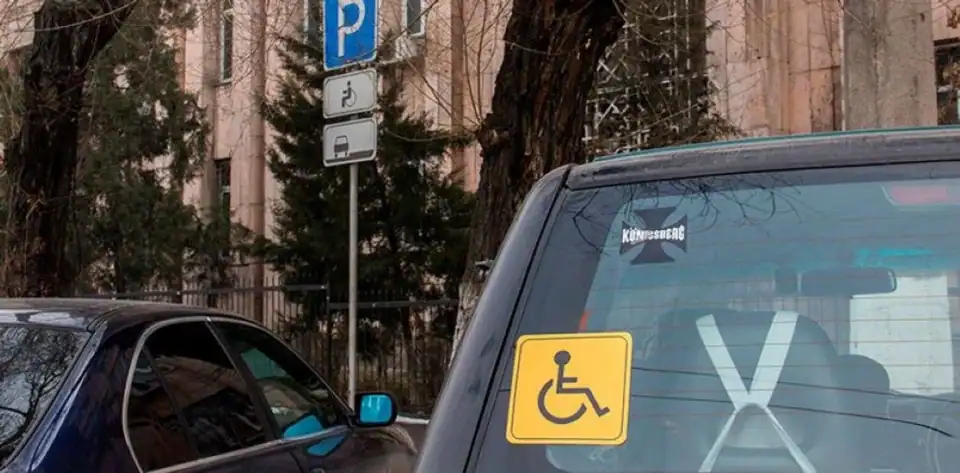 Влада Торецька хоче купити спеціалізований легкових для евакуації за 2,9 млн грн: що відомо