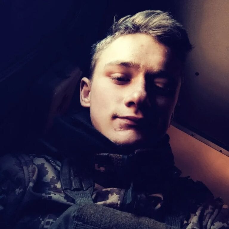Любил жизнь, мечтал о саде и поездке на море: вспомним 22-летнего военного Мирослава Драгонюка, погибшего недалеко от Бахмута