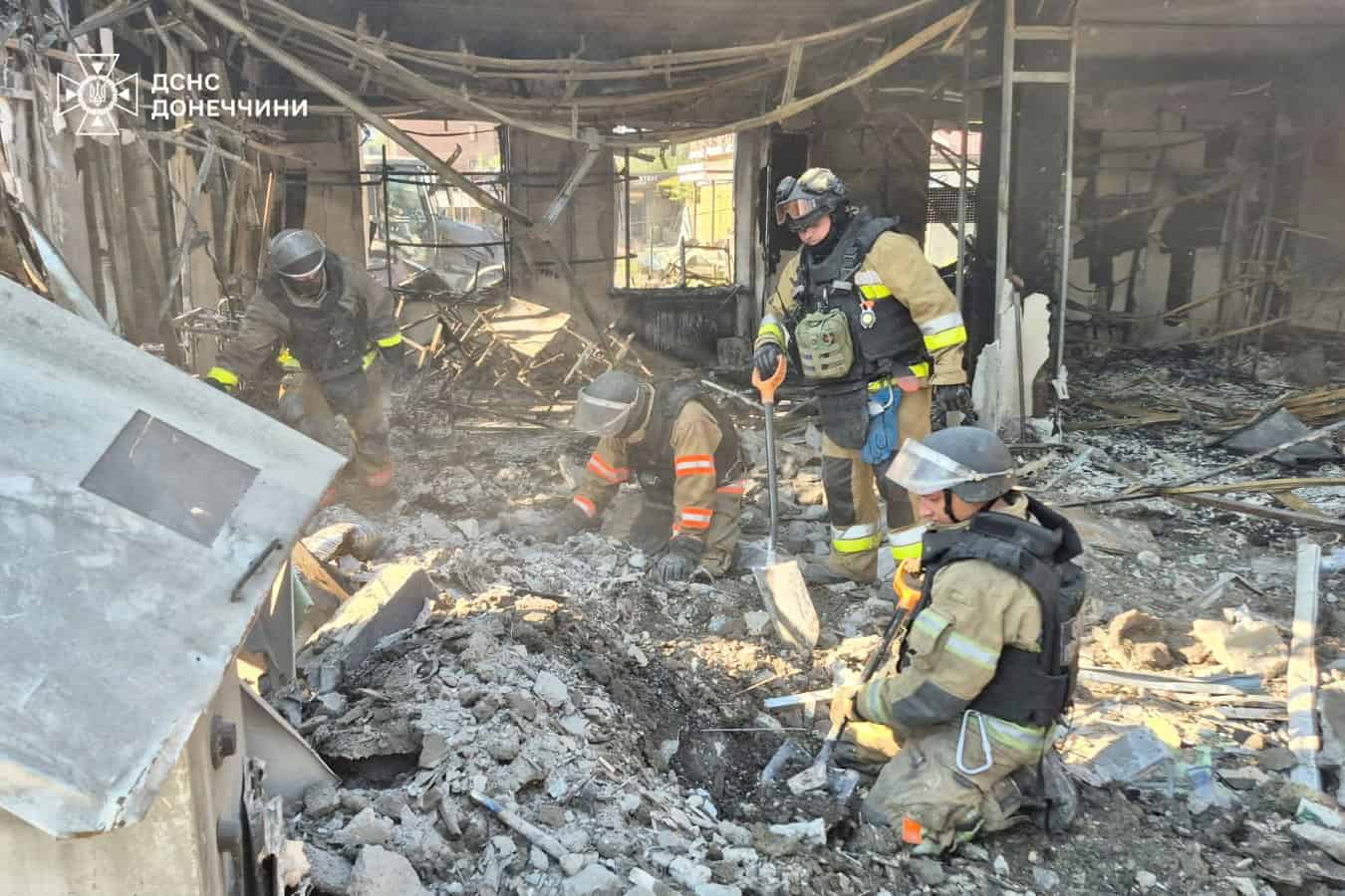 Рятувальники завершили розбір завалів у Добропіллі після атаки 16 липня