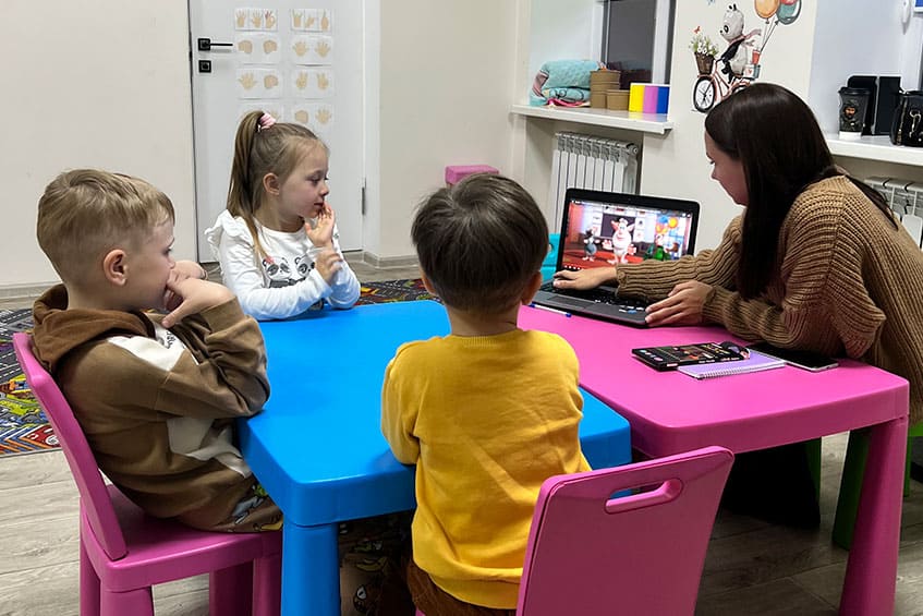 Безоплатні заняття з англійської для дітей з Покровська від 3 до 6 років у Дніпрі: контакти та адреса